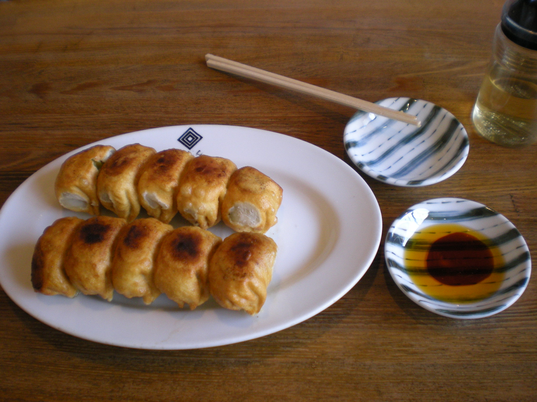 「茶しん」のホワイト餃子